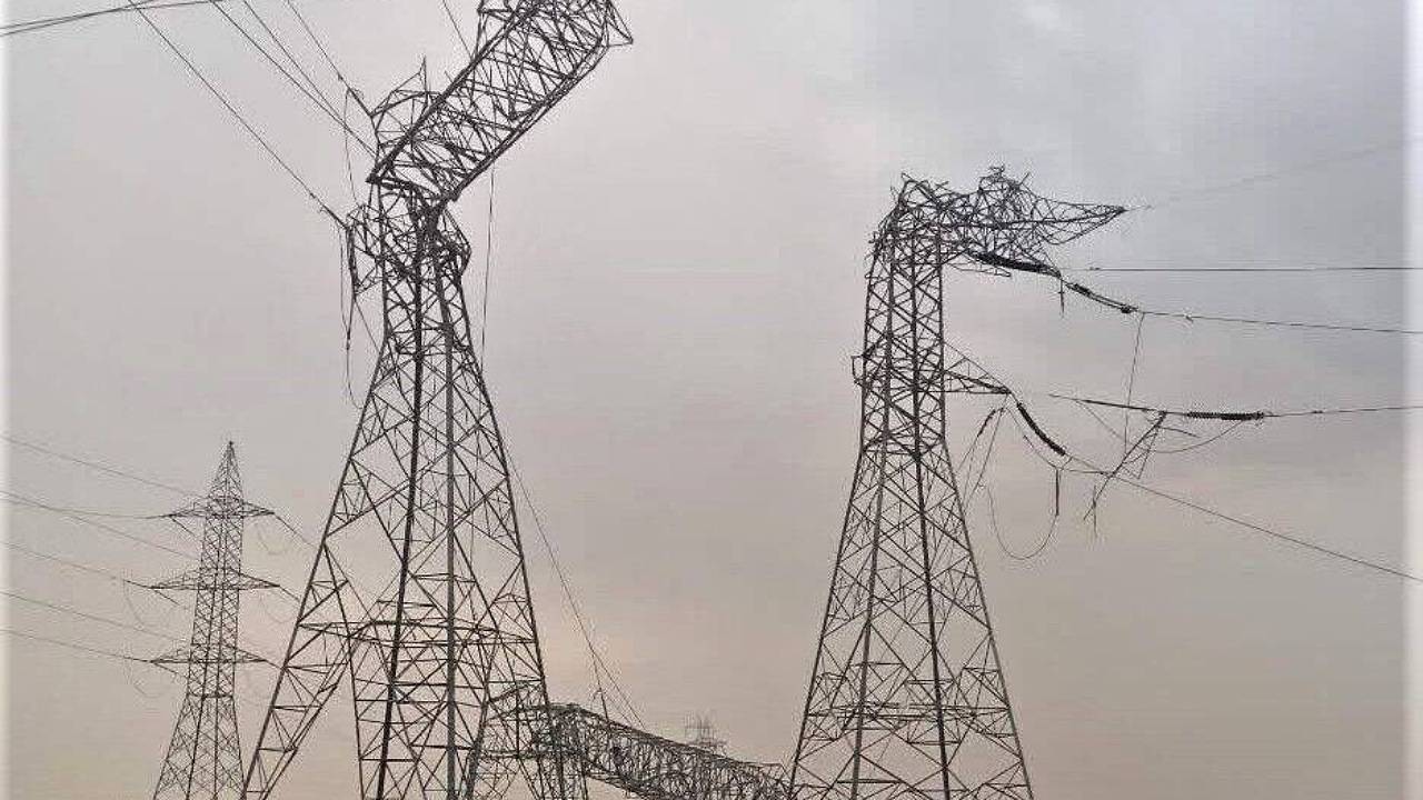 خسارات  طوفان به شبکه برق در شهر‌های کرمان و رفسنجان