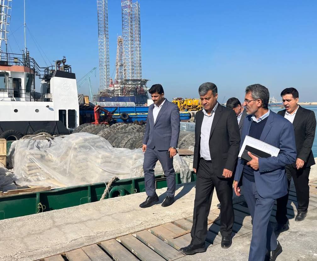 حمل ۱۴ هزار تن کالا به جزیره خارگ از سوی شرکت پایانه‌های نفتی ایران