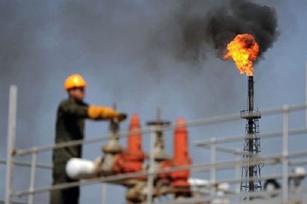 وجود ۳۷۸ فلر نفتی فعال در مناطق نفت خیز جنوب