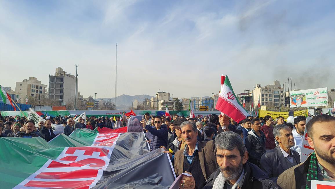 آغاز راهپیمایی ۲۲ بهمن در مشهد الرضا