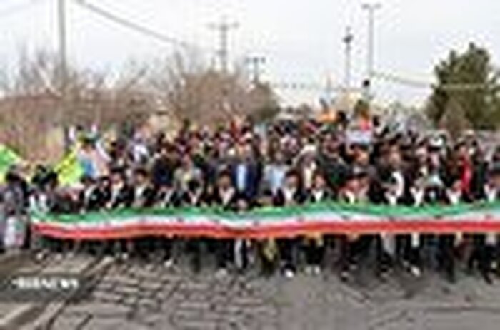 حضور باصفای روستائیان کرمان در راهپیمایی