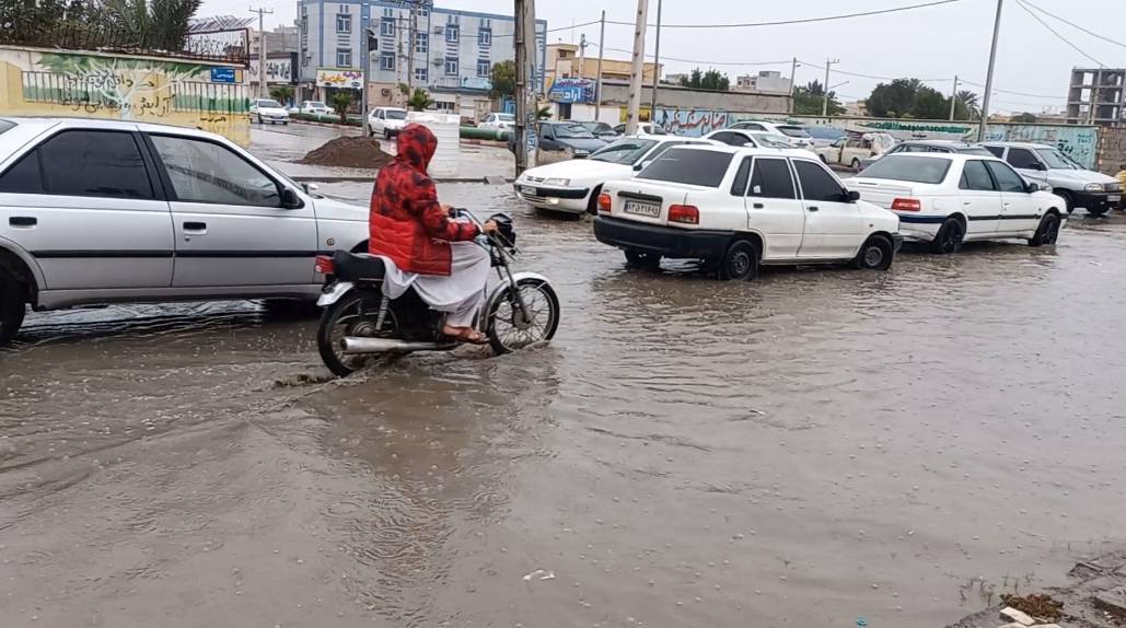 بارش باران و آبگرفتگی معابر در چابهار