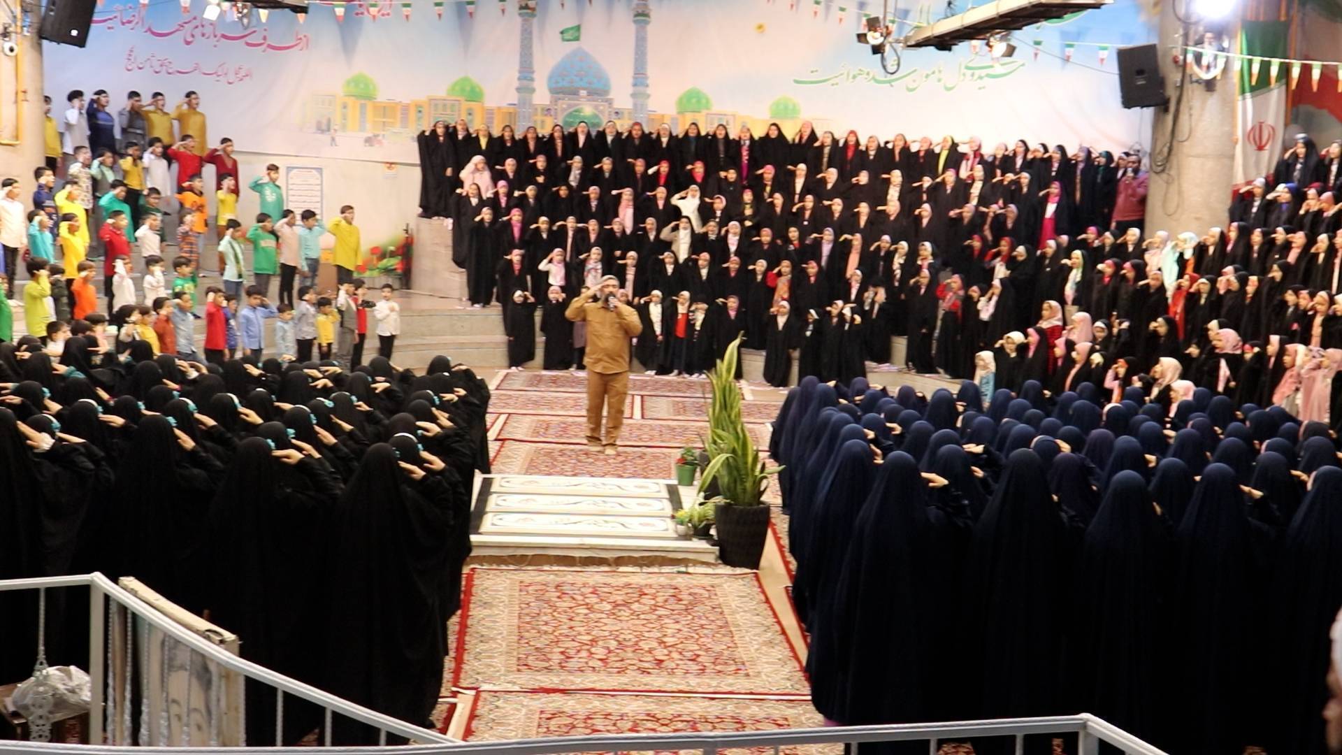 پایان تمرین سرود قلب عالم امروز در گلزار میدان شهدای مشهد
