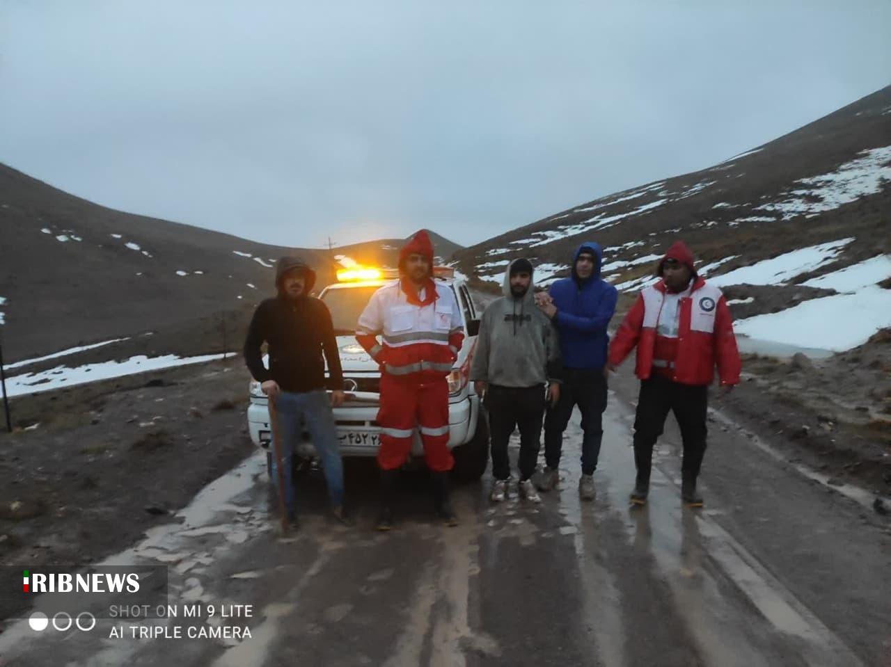 نجات جان سه مفقودی گرفتار کولاک برف در فاروج