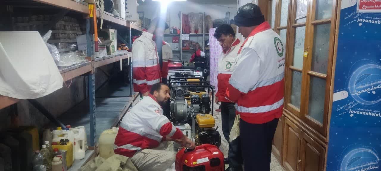 امداد رسانی به ۳۷ حادثه دیده آبگرفتگی در استان اصفهان