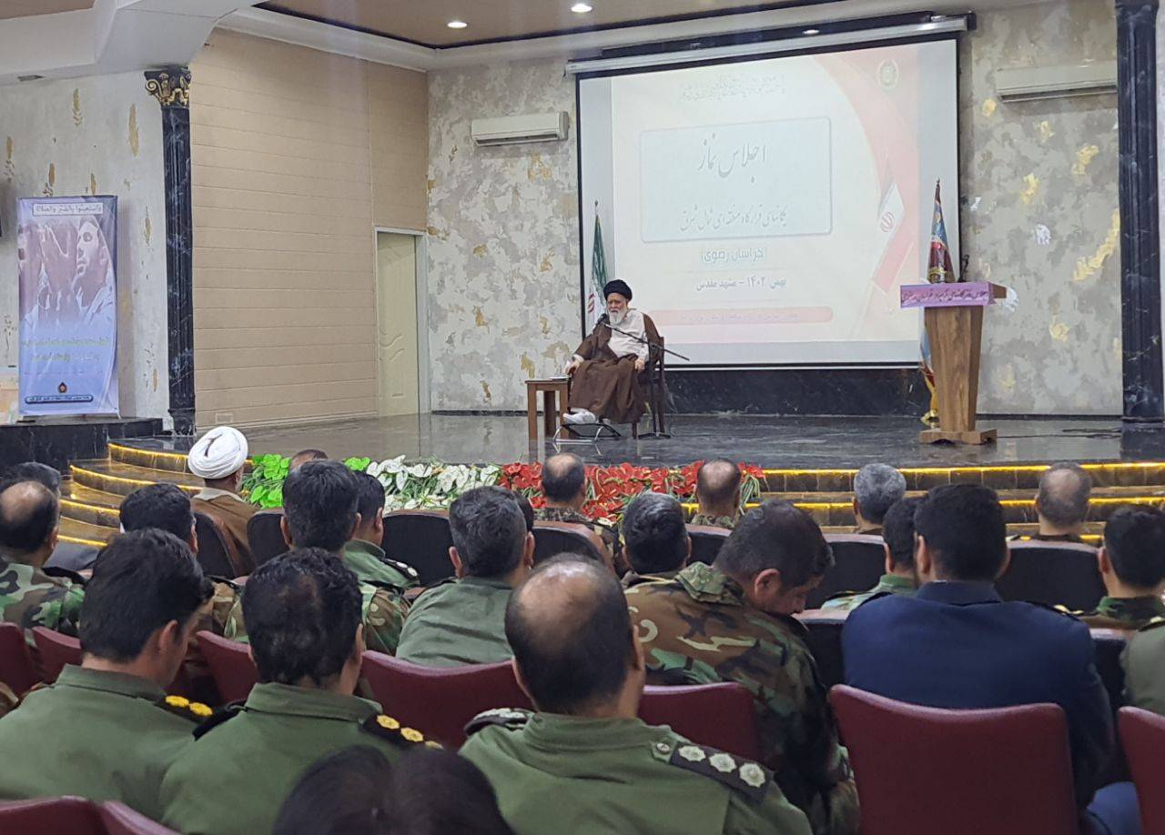 برگزاری اجلاس نماز یگان‌های شمال شرق ارتش در مشهد