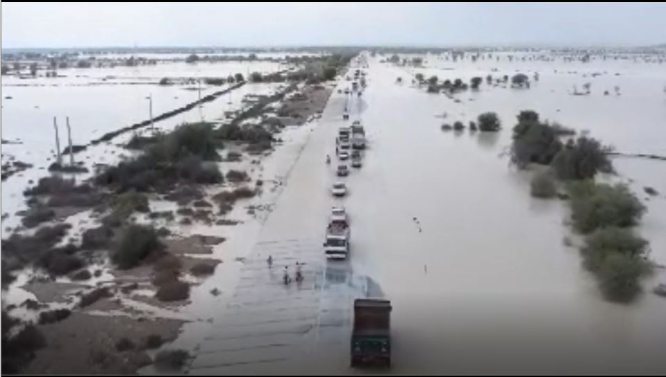 روستا‌های پیرسهراب و پلان در محاصره سیلاب