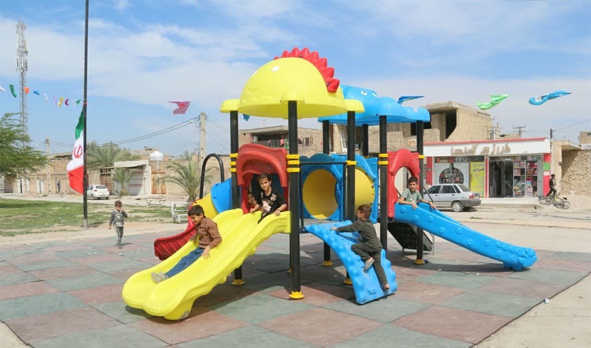 تجهیز پارک محله‌ای زرگان اهواز به وسایل بازی کودکان