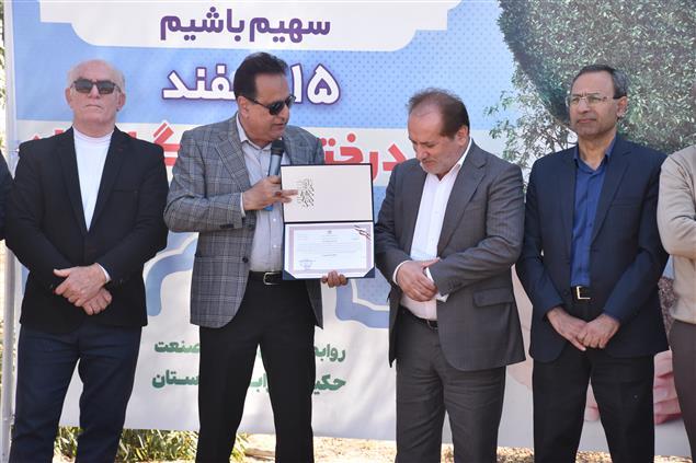 صدور اولین پروانه دانش نماد شکر سفید گرید دارویی کشور در خوزستان