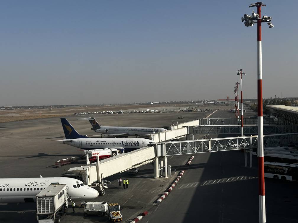 افتتاح ۴ پروژه عمرانی فرودگاه مشهد با حضور وزیر راه