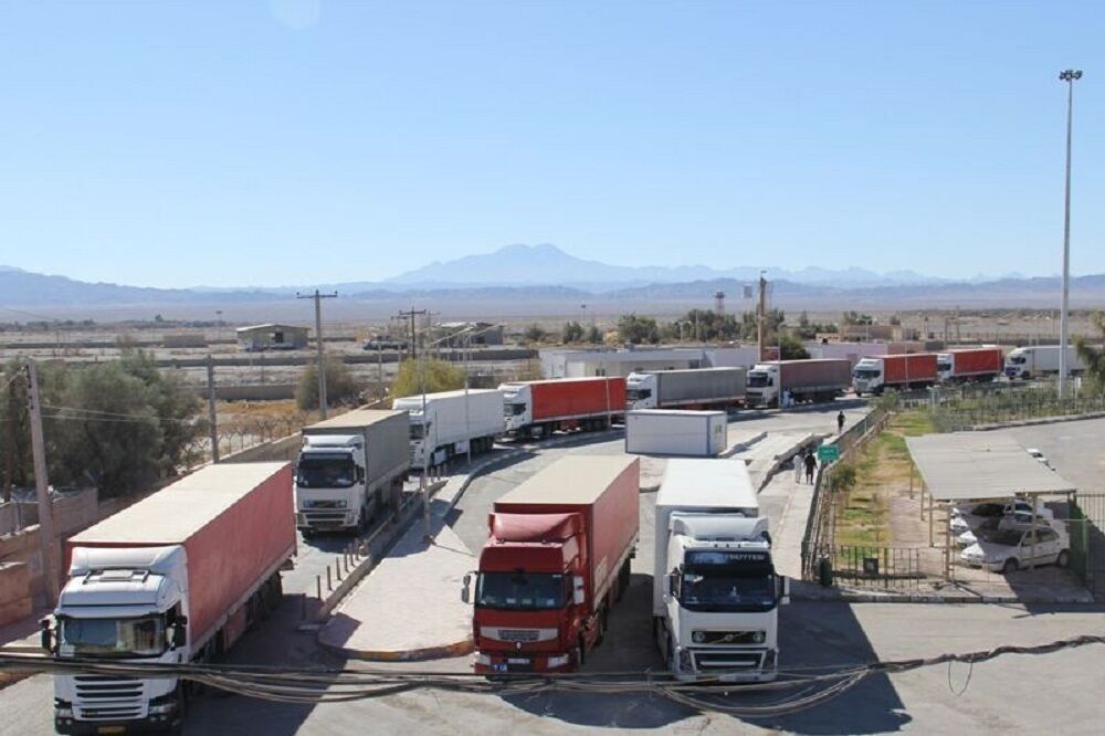تردد کامیون از مرز بازرگان به یک میلیون دستگاه رسید