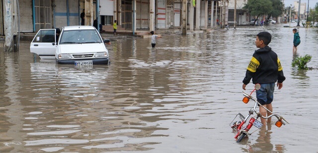 تلاش ۲ هزار نیرو در اهواز برای رفع آب‌های سطحی ناشی از بارندگی