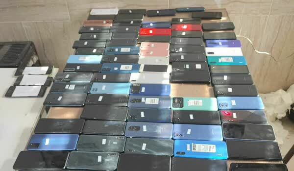 کشف ۹۴ دستگاه گوشی تلفن همراه سرقتی در نیشابور