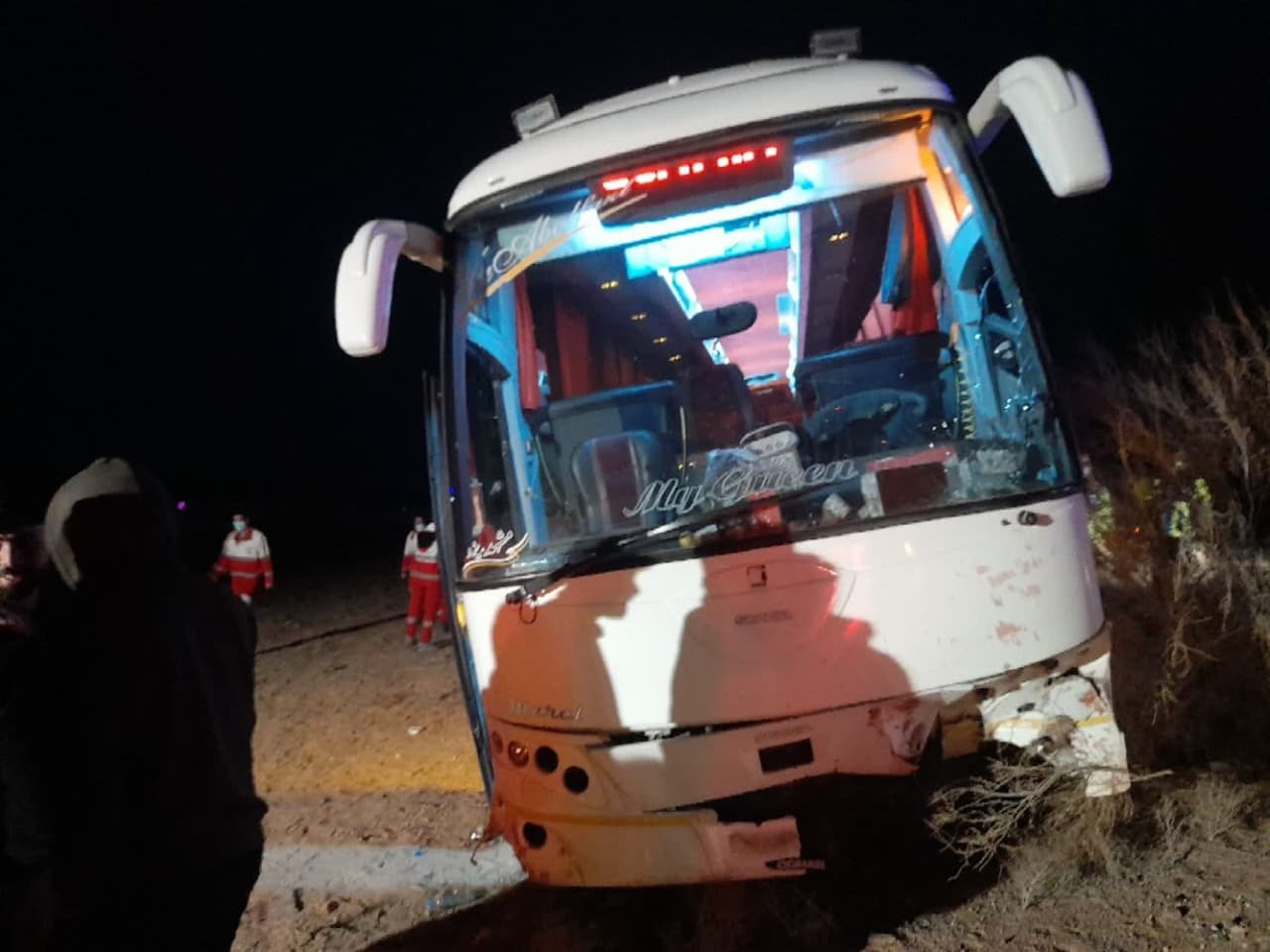 امدادرسانی به ۳۵ حادثه‌دیده انحراف از جاده اتوبوس در جاده فردوس_دیهوک