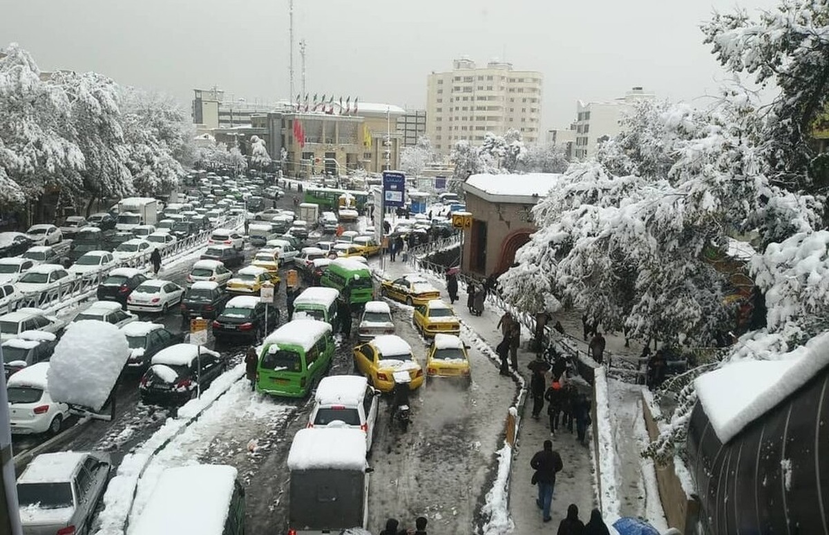 برف روبی و نمک پاشی همه معابر اصلی مشهد