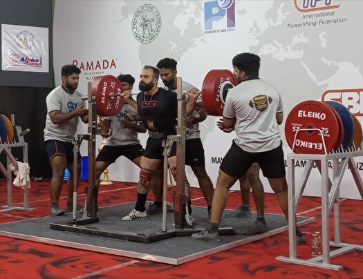 پاورلیفتینگ قهرمانی آسیا در هند/ شریفی با یک مدال نقره به کار خود پایان داد