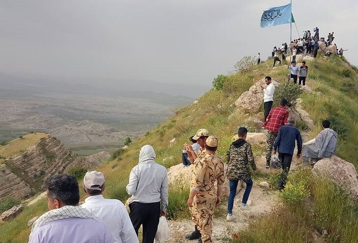 کاروان از پی کاروان به سمت بازی‌دراز