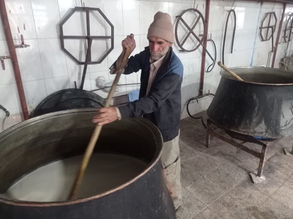 برگزاری آیین سنتی پخت شیربرنج در بخش رخ