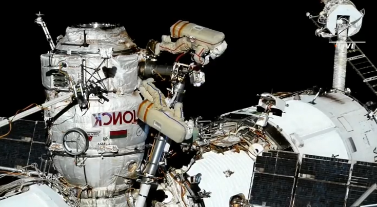 فضانورد روس در فضا، زباله رهاکرد