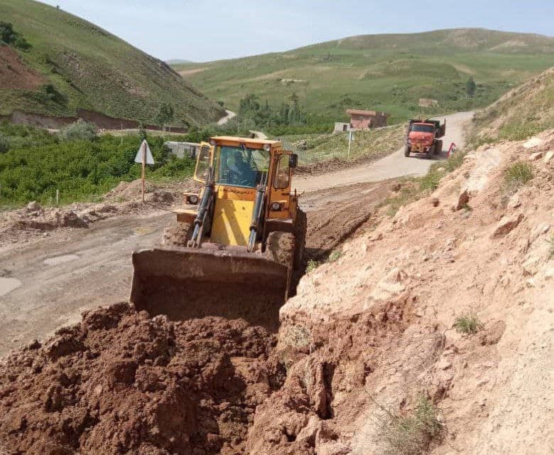 ترانشه برداری ۲۰ کیلومتر از راه های آذربایجان غربی