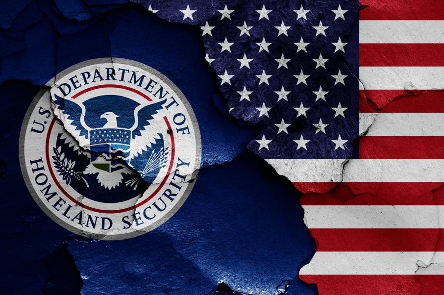 دولت آمریکا بر داده‌های پناهجویان و شهروندان نظارت می‌کند