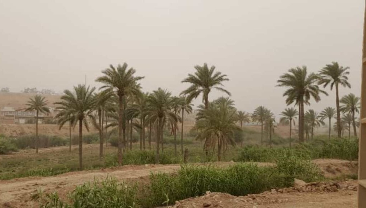 ابر و خاک در آسمان آبادان و خرمشهر