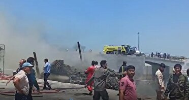آتش سوزی دو فروند لنج در بندر بهمن قشم