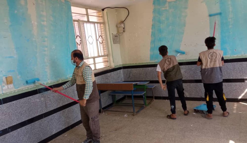 تعمیر ۵۰۰ میز و صندلی در طرح شهید عجمیان