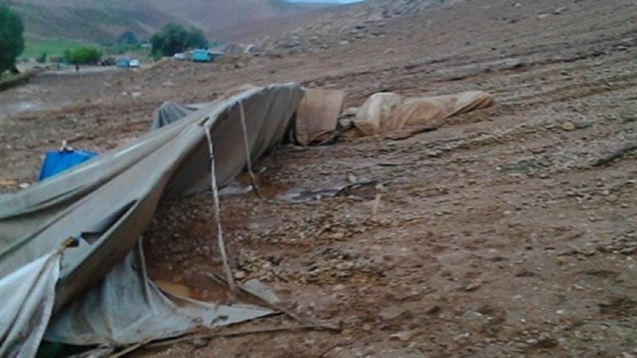 خسارت سیل به قشلاقات عشایری آذربایجان‌ شرقی