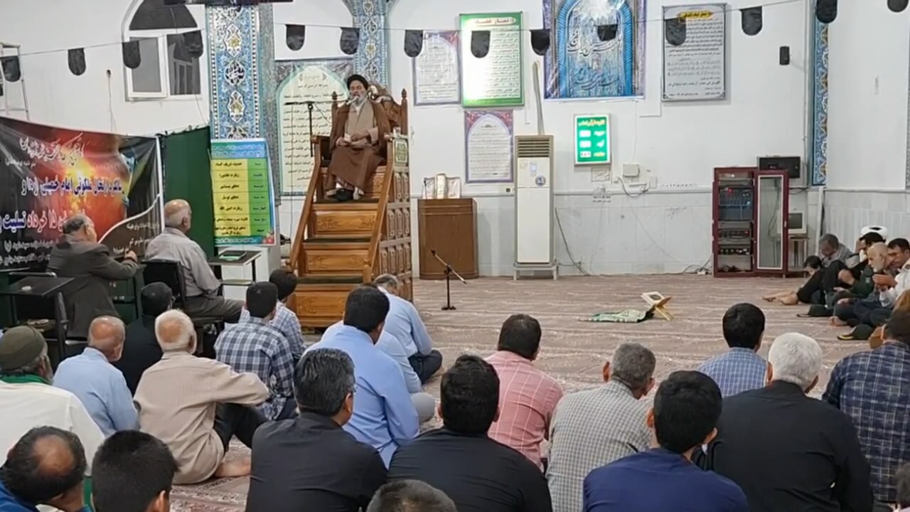 مراسم بزرگداشت امام خمینی (ره) در مسجد جامع شهر خور