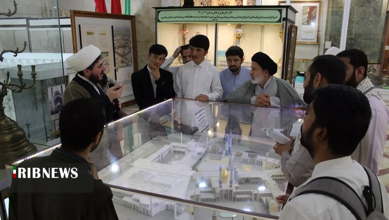 بازدید ۳۰۰ طلبه و دانشجوی غیر ایرانی مقیم قم از موزه فاطمی
