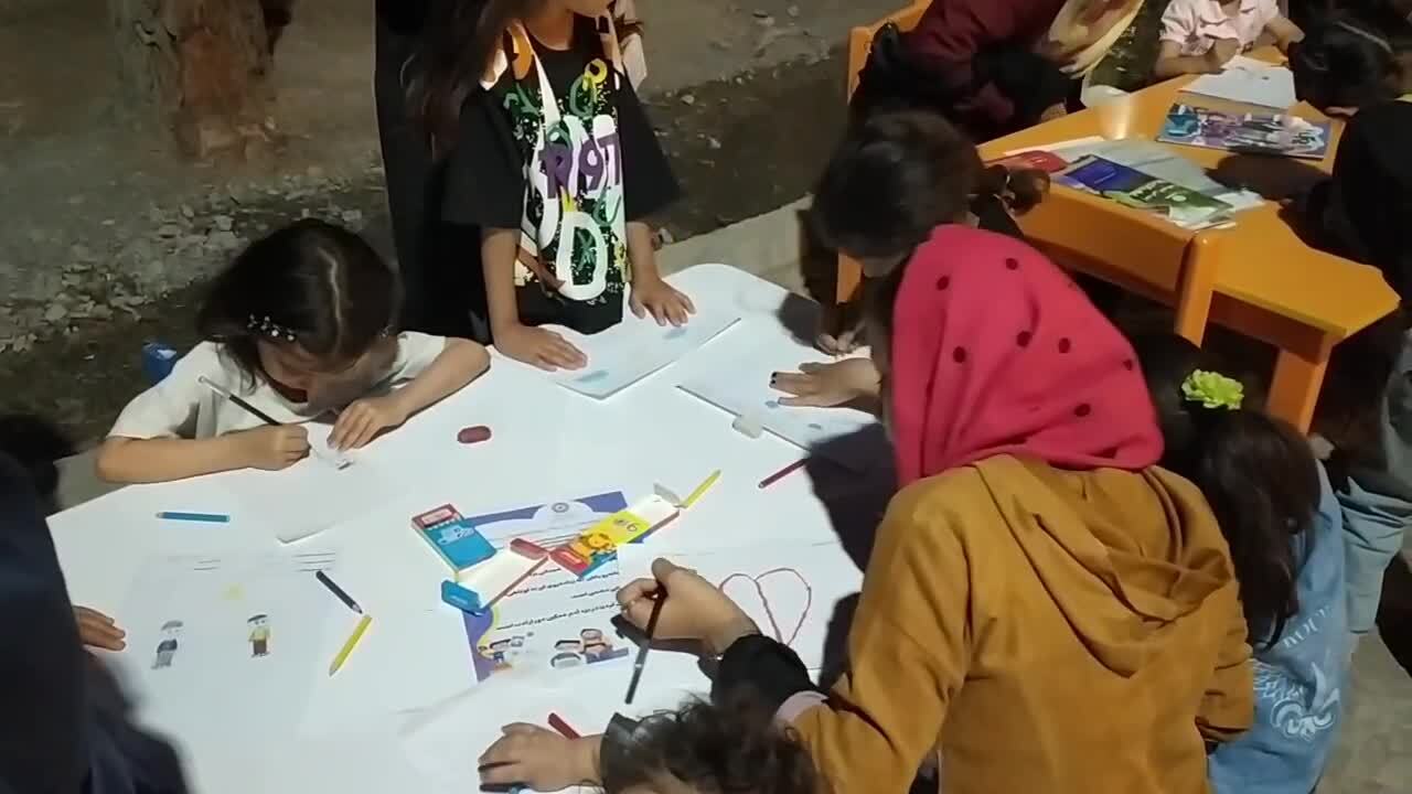 برگزاری مسابقه نقاشی کودکان امام رضایی در پارک کاجستان بیرجند