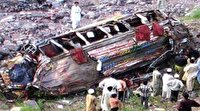 سقوط اتوبوس به دره در پاکستان با ۲۳ کشته و زخمی