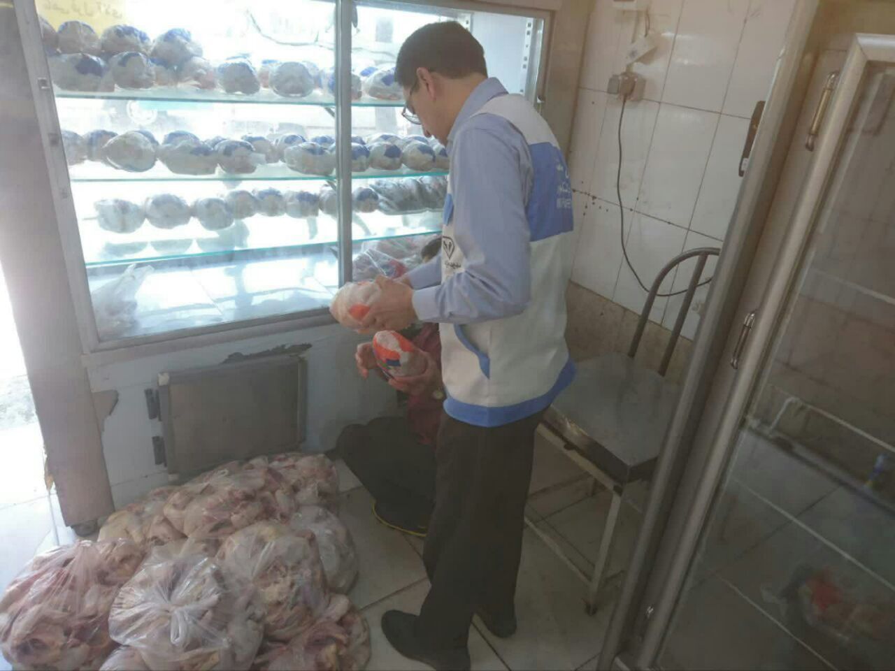 معدوم سازی بیش از ۱۵۰ کیلوگرم گوشت مرغ فاسد در سبزوار