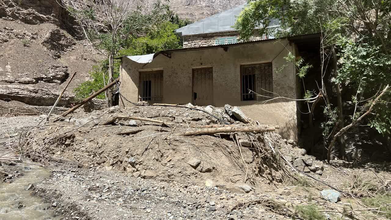 تخریب یک واحد روستایی در حادثه سیل جاده چالوس