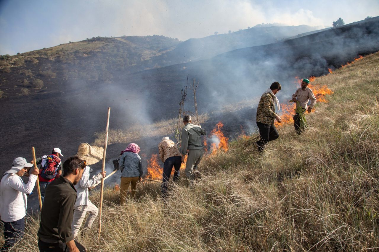 نابودی ۸۰ هکتار از مراتع کلات بر اثر آتش سوزی
