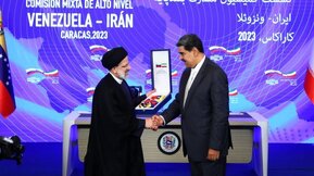 اعطای نشان افتخار ملی ونزوئلا به رئيس جمهوري اسلامي ايران