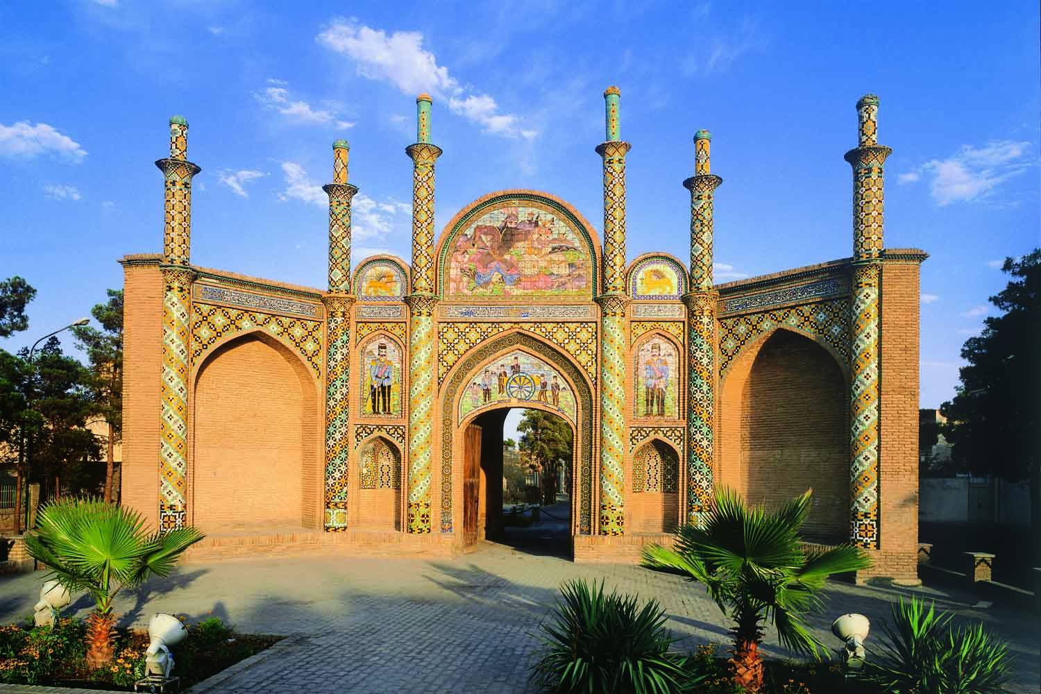 واگذاری سند دروازه ارگ به میراث‌ فرهنگی استان سمنان