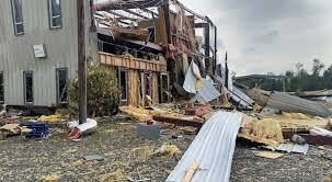 طوفان شهر پریتون آمریکا با سه کشته و بیش از ۱۰۰ زخمی
