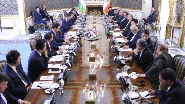 تأکید رئیس جمهور بر تهیه نقشه راه گسترش همکاری‌ ایران و ازبکستان
