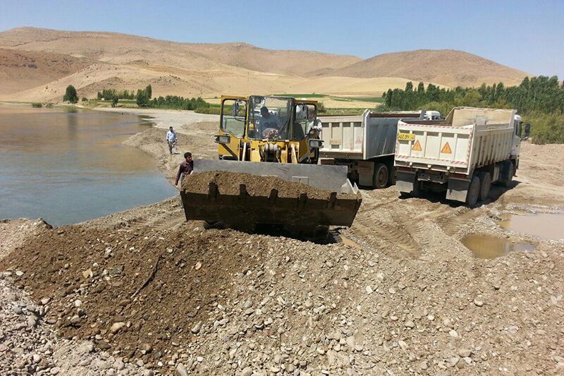 هرگونه برداشت مصالح از بستر رودخانه‌ها و معادن جرم تلقی می‌شود