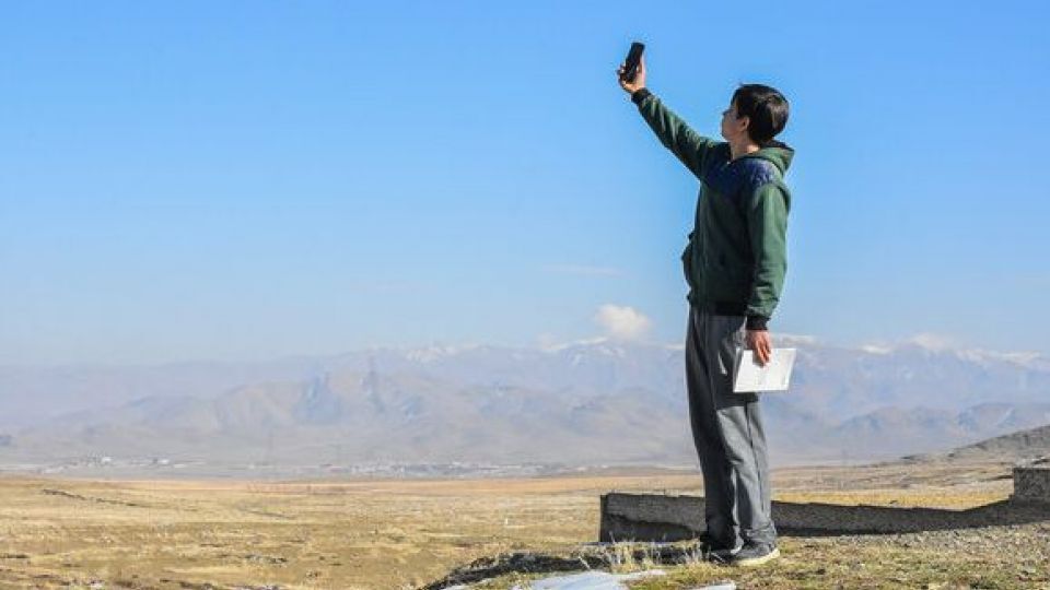 نبود اینترنت در روستای قرمزگل شهر آذرشهر