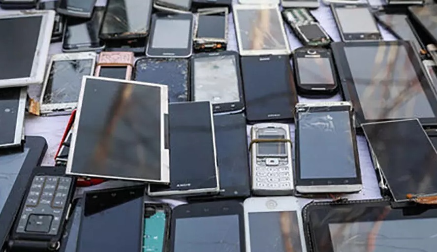 کشف ۱۶۱ تلفن همراه هوشمند سرقتی در  هنگ مرزی  تایباد