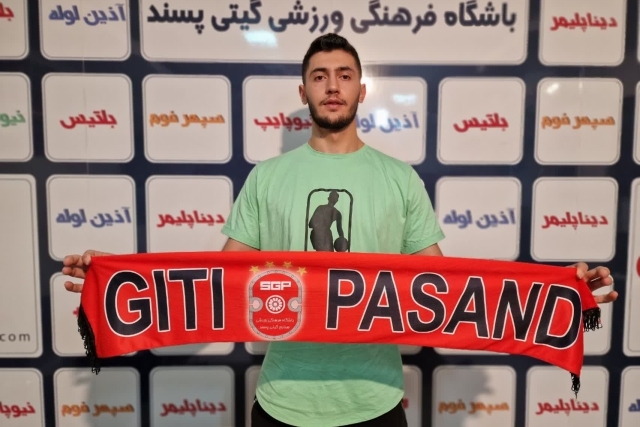 یک بازیکن جوان اصفهانی به تیم والیبال باشگاه پیوست