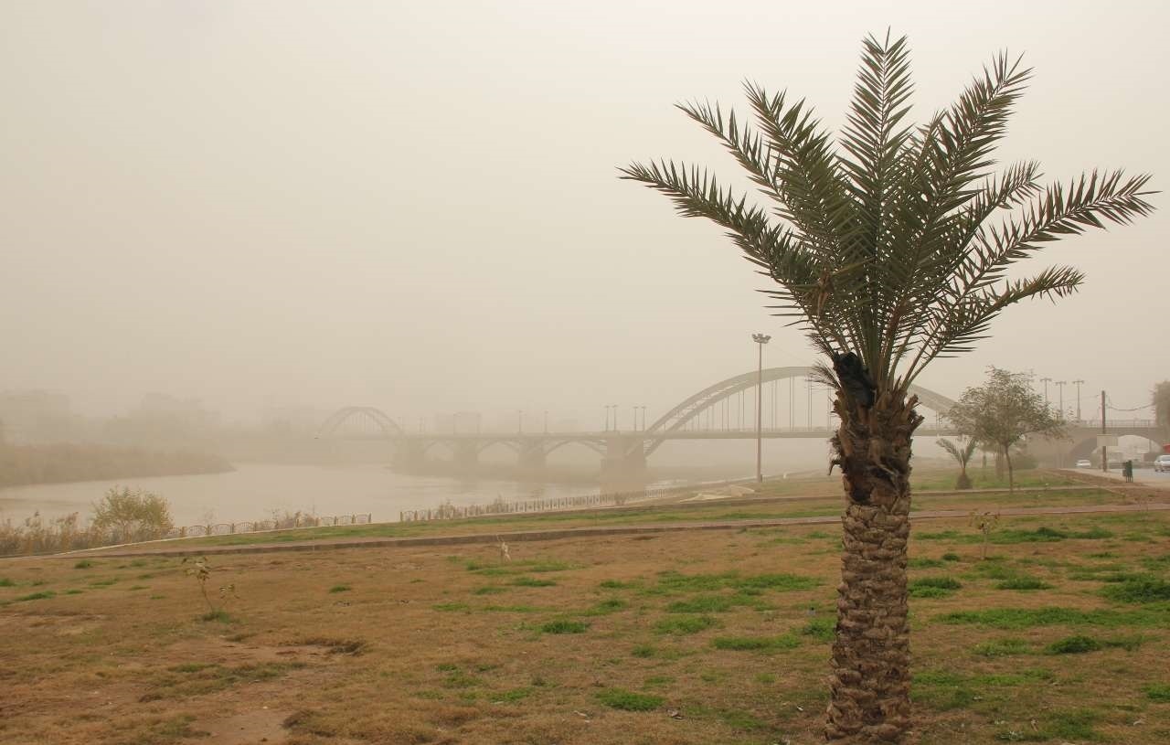 گرد و خاک در راه جنوب غرب خوزستان