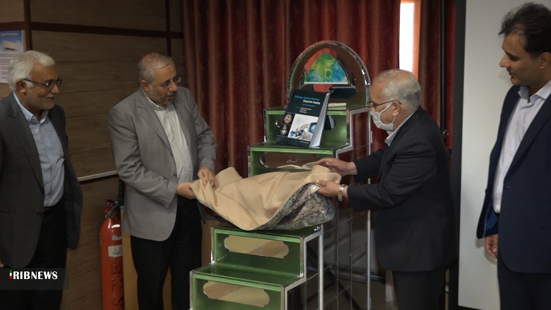 رونمایی از کتاب تلفیقی رادیولوژی و طب هسته‌ای در شیراز