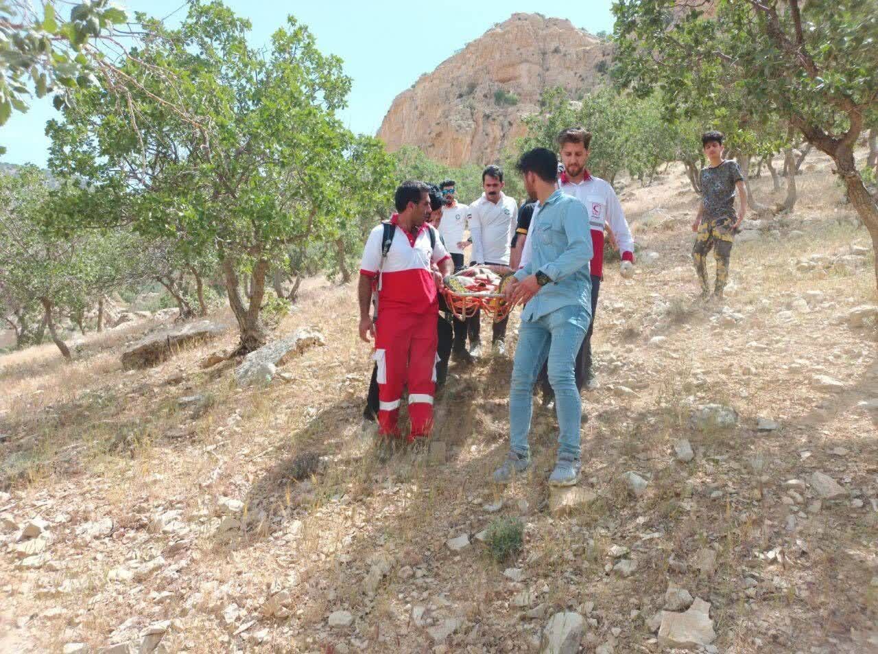 نجات فرد ۳۶ ساله از ارتفاعات منطقه کل انار ایلام