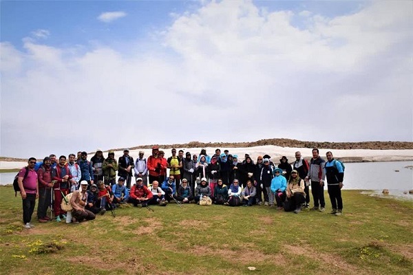 صعود دانشگاهیان علوم پزشکی شیراز به قله ریزبند سپیدان