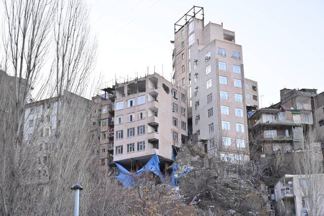 ساختمان های غیر مجار آبک و گلابدره تخریب می شود