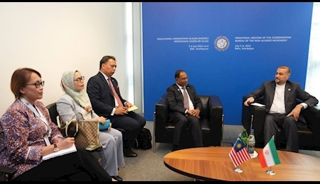دیدار وزیر امور خارجه کشورمان با همتای مالزیایی خود